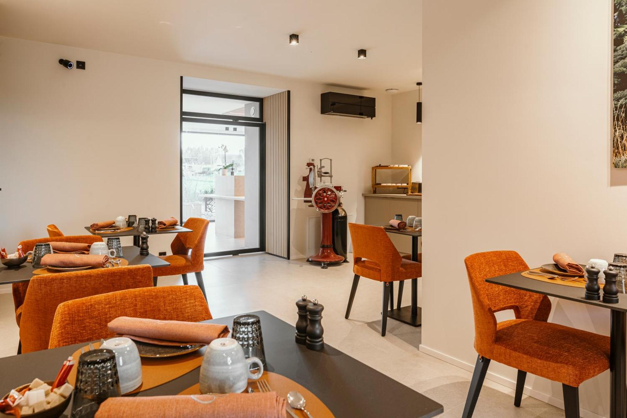 Cc Nomie Restaurant