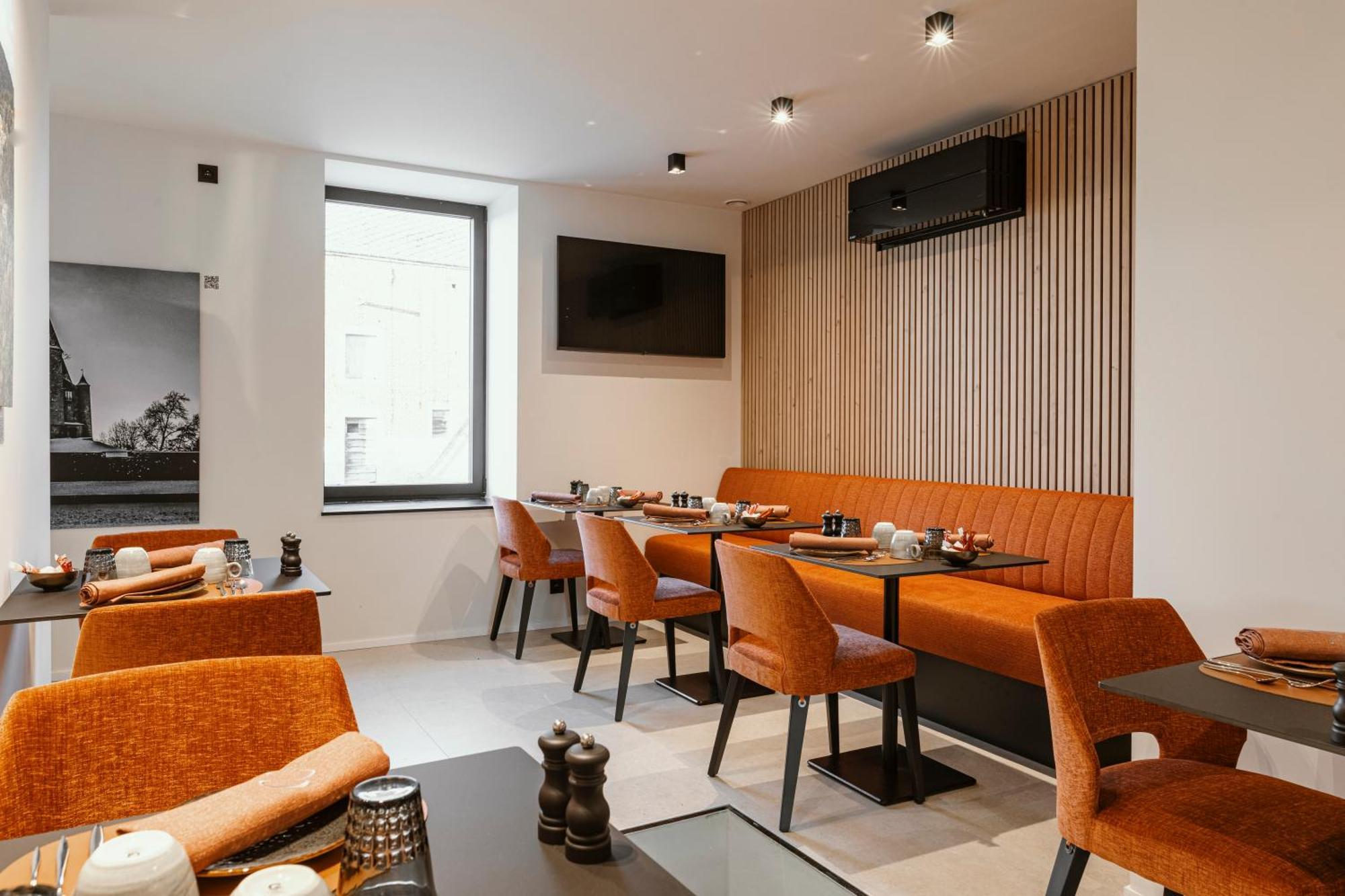 Cc Nomie Restaurant Hotel
