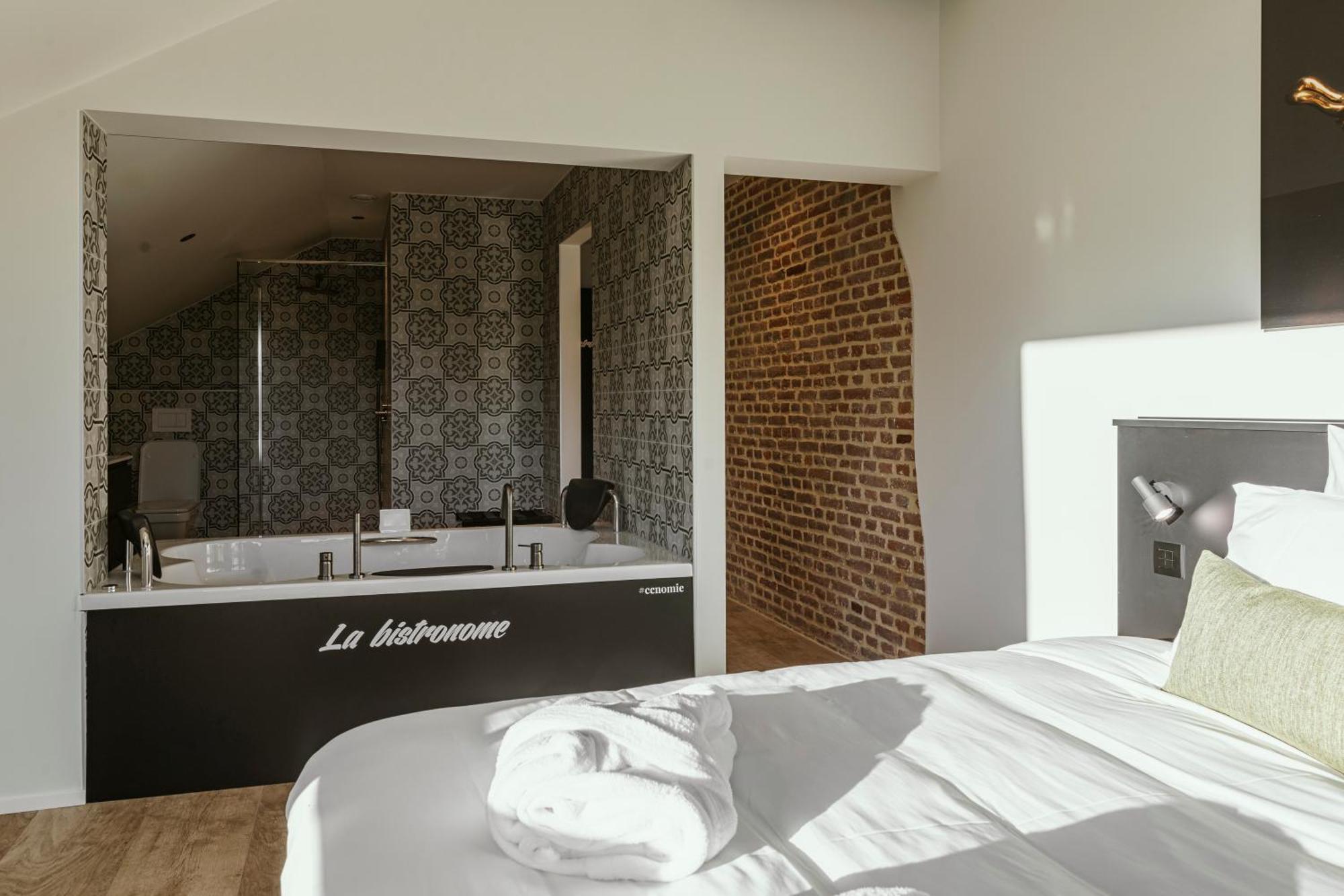 Cc Nomie Restaurant Hotel Dinant
